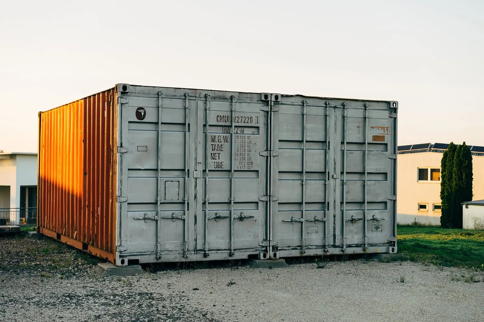 Container vid renovering: varför det är värt att hyra en