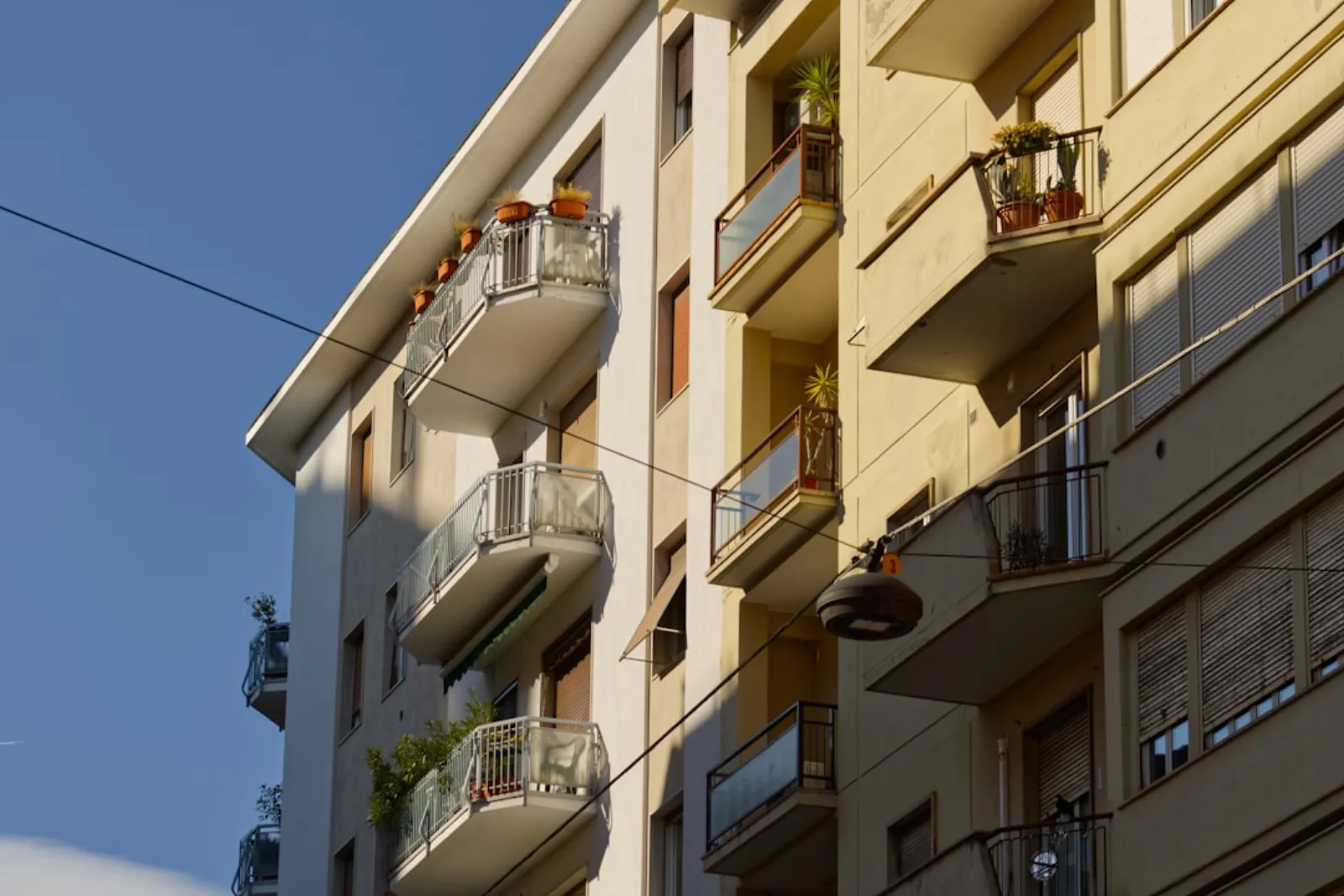 Köpa bostadsrätt: så granskar du underhållsplanen
